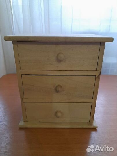 Деревянная шкатулка подставка для телефона