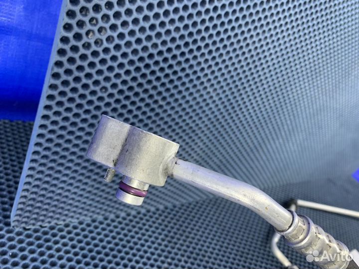 Трубка шланг кондиционера Volkswagen Tiguan 2.0л