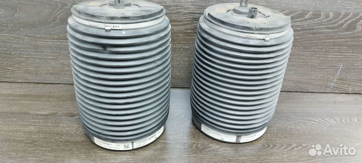 Пневмоподушка задняя правая Вольво XC90