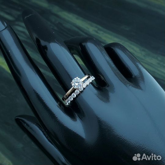 Кольцо из красного золота с фианитами