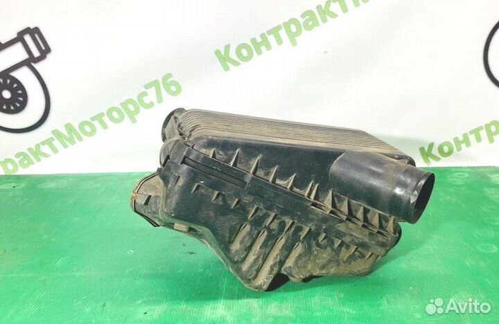 Корпус воздушного фильтра Toyota Carina E седан