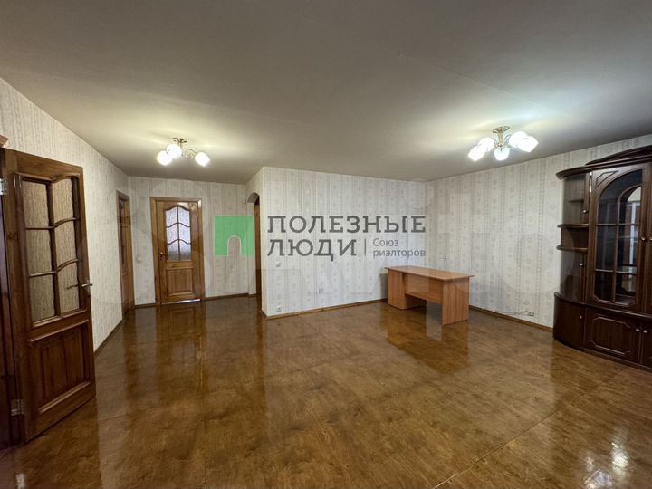 2-к. квартира, 77 м², 4/10 эт.