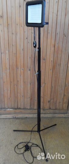 Штатив для прожектора