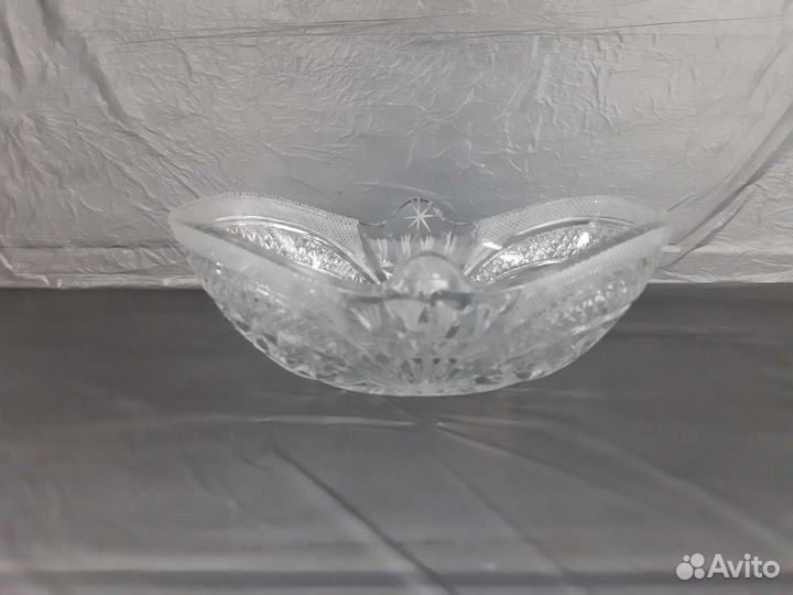 Хрустальная вазочка