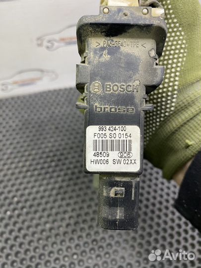 Задний левый стеклоподъемник Volkswagen Golf 5