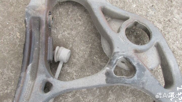 Рычаг задний нижний правый (Mercedes-Benz M-class)