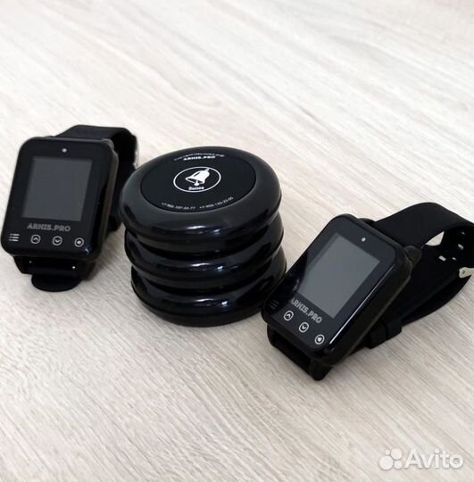 Кнопка вызова персонала и часы пейджер официанта