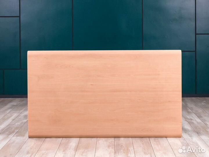 Прямой компьютерный стол