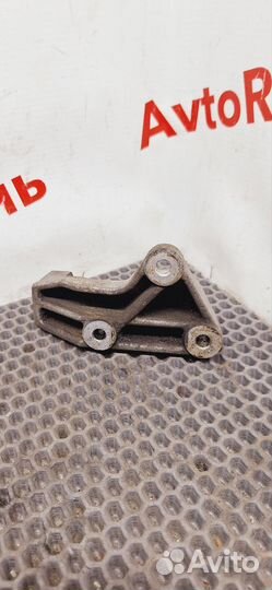 Кронштейн генератор Chevrolet spark m200