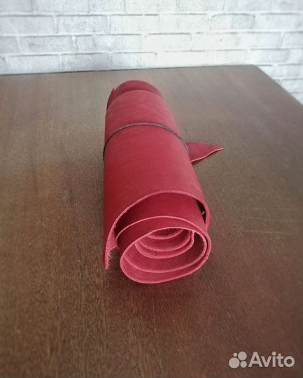 Натуральная кожа крс красная