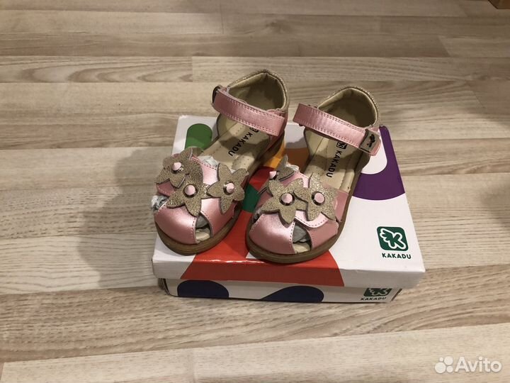 Сандали новые