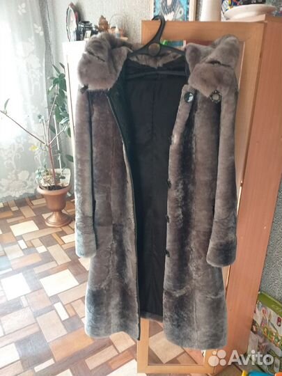 Шуба мутоновая с капюшоном 48 50