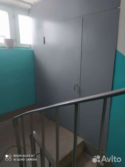 Тамбурная дверь на общий коридор,кладовки