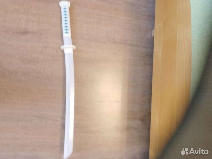 Светящийся меч танто