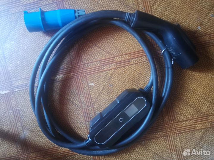 Зарядное устройство для электромобиля 12-32a Type2