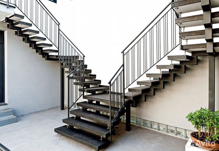 Металлическая лестница дизайн 5505