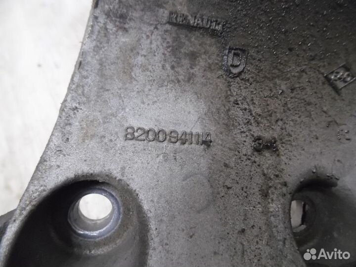 Кронштейн генератора Renault Sandero 2009-2014