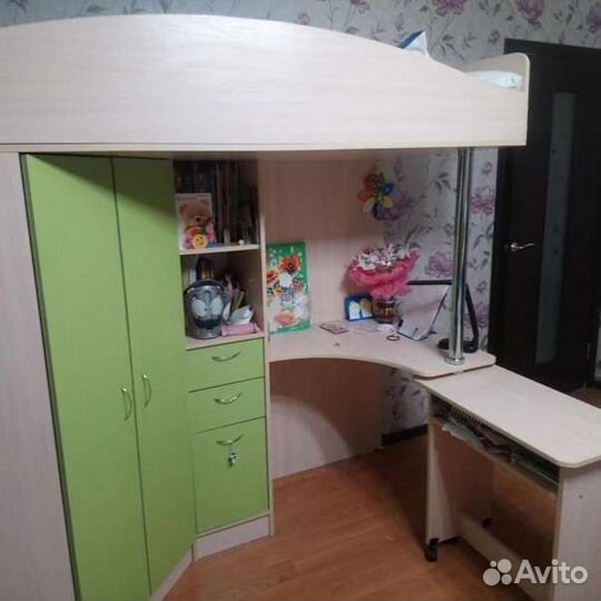 Кровать чердак белая 190*80 со столом и шкафом