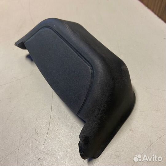Накладка фонаря задняя левая Geely Monjaro