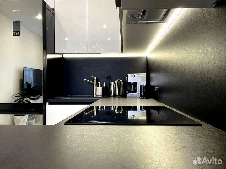 Угловой кухонный гарнитур классика