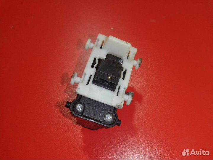 Блок управления стеклоподъемниками передний правый