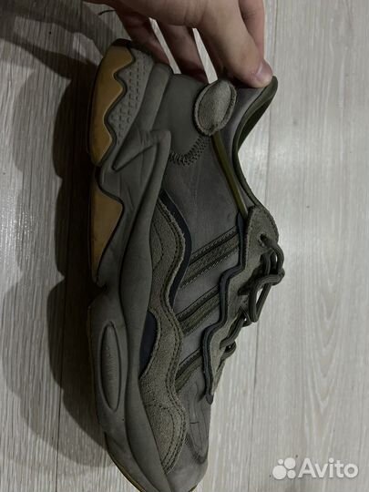 Кроссовки adidas ozweego