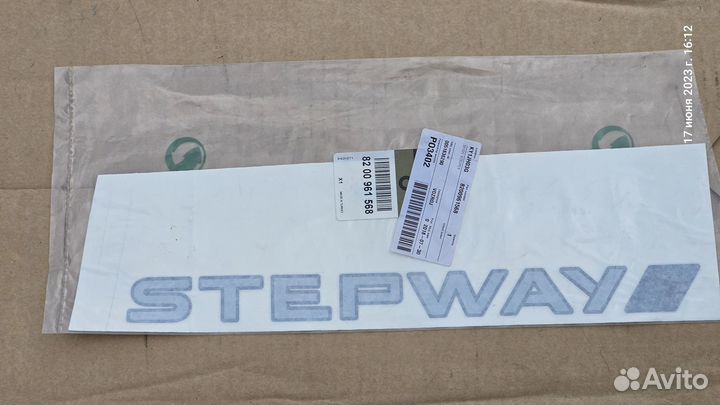 Наклейка передней левой двери Renault Sandero 2009