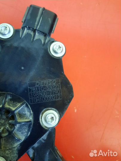 Педаль газа Toyota Camry