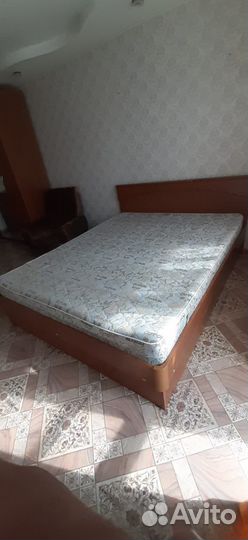 Спальный гарнитур