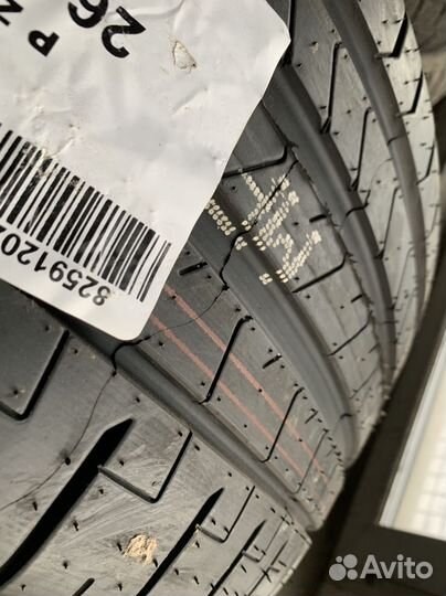 Pirelli P Zero PZ4 265/35 R22