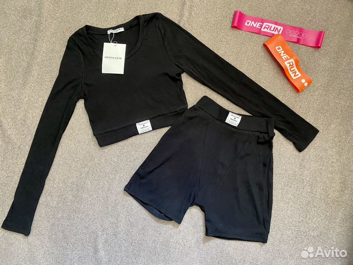 Спортивный костюм в рубчик женский 42 р новый