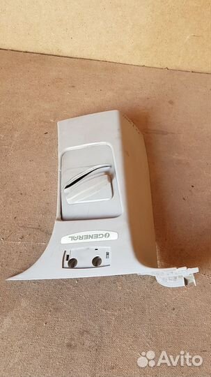 Накладка центральной стойки левая верхняя focus 2