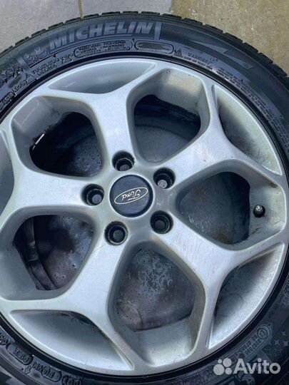 Michelin X-Ice XI2 215/55 R16