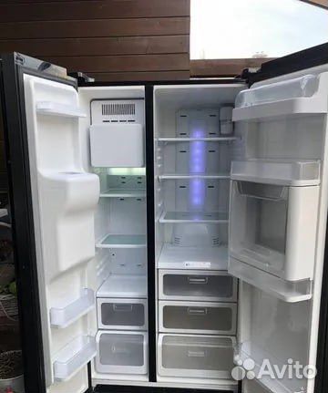 Зеркальный холодильник Samsung side by side