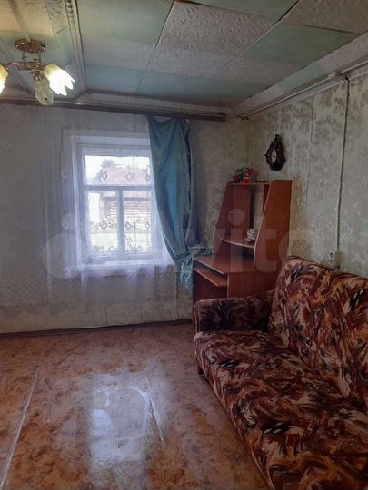 Доля в 2-к. квартире, 52,2 м², 1/2 эт.