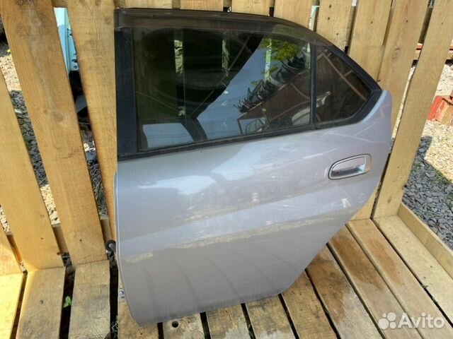 Дверь задняя левая Toyota Prius NHW10 1NZ 2000