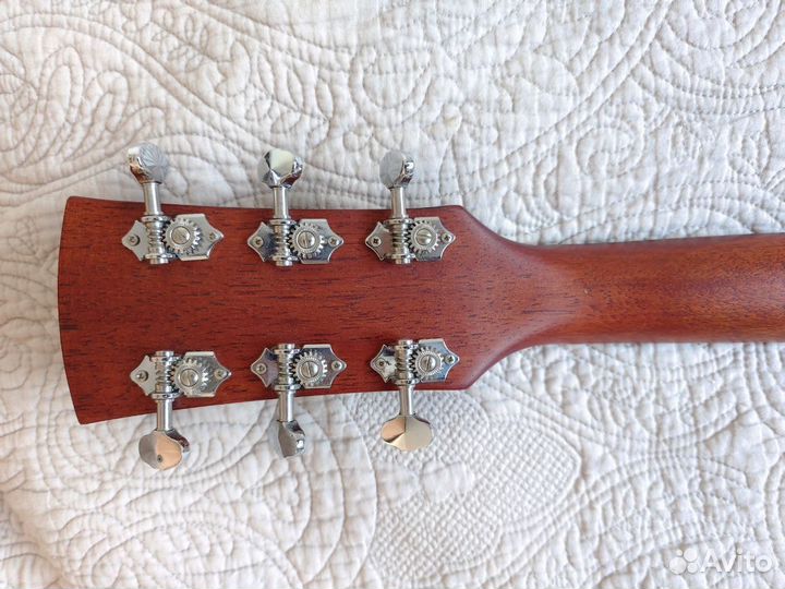 Акустическая гитара