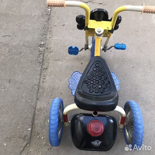 Детский трехколесный велосипед
