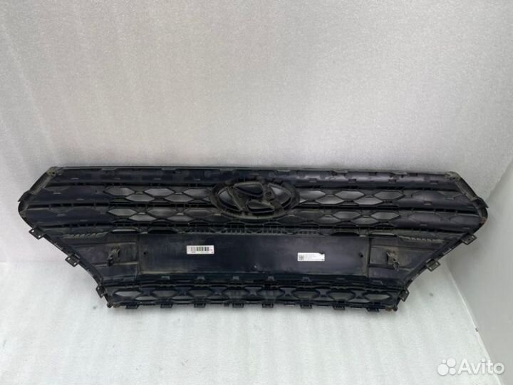 Решетка радиатора передняя Hyundai Solaris 2