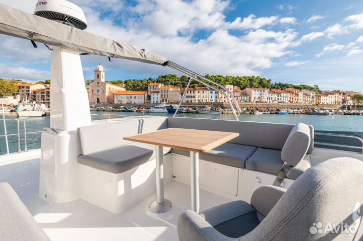 Яхта Beneteau Swift Trawler 41 Fly 2023