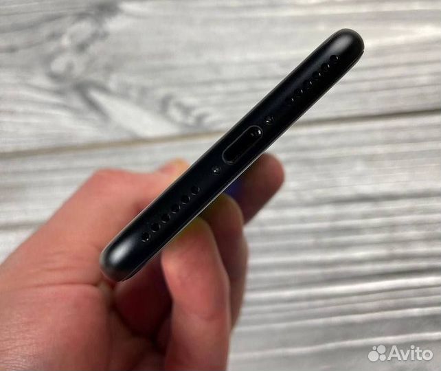 Оригинал iPhone SE 2020 (64)