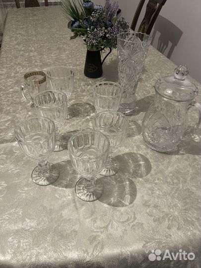 Графин, стаканы и ваза