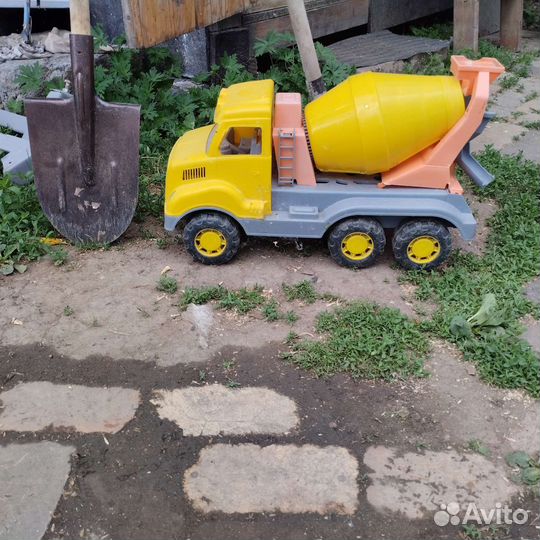 Бетономешалка игрушка