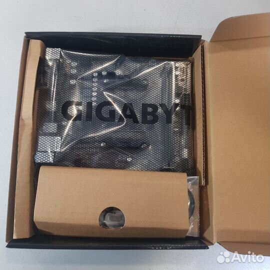 Комплект Ryzen 5 5600 + Gigabyte B450M Новый