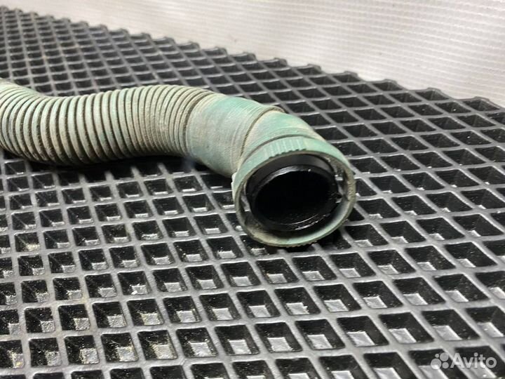 Трубка вентиляции картерных газов Volvo FH4