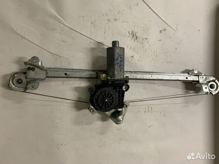 Моторчик стеклоподъемника задний левый L