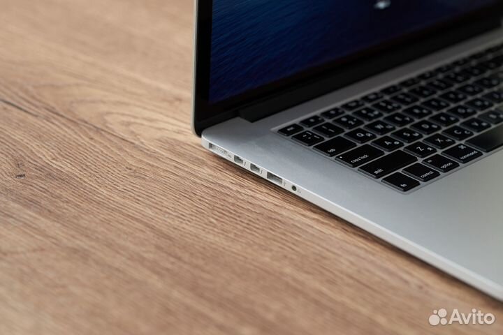 MacBook Pro 15 2015 i7 16gb 256gb