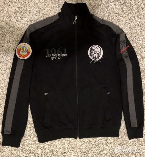 Спортивный костюм 