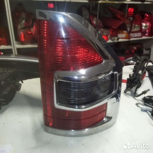 Фонарь задний правый Mitsubishi Pajero/Montero