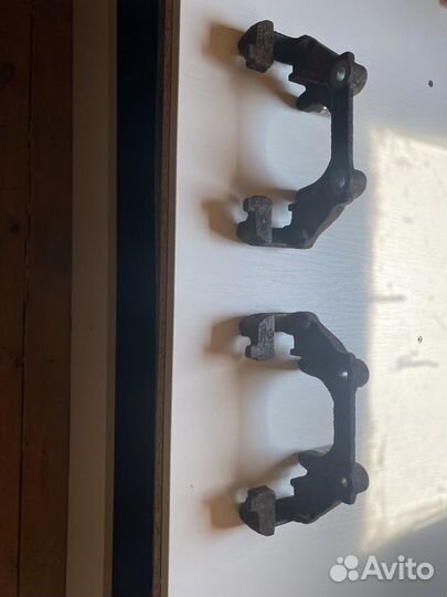 Скоба суппорта ауди тт